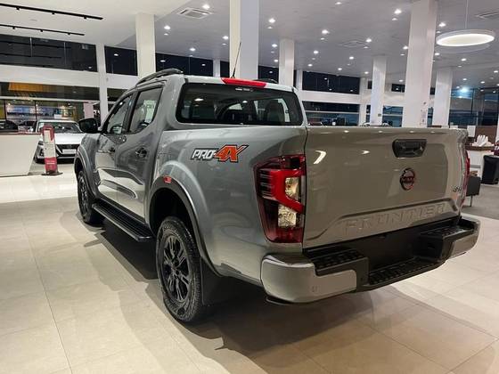 NISSAN FRONTIER 2.3 16V TURBO DIESEL PRO4X CD 4X4 AUTOMÁTICO